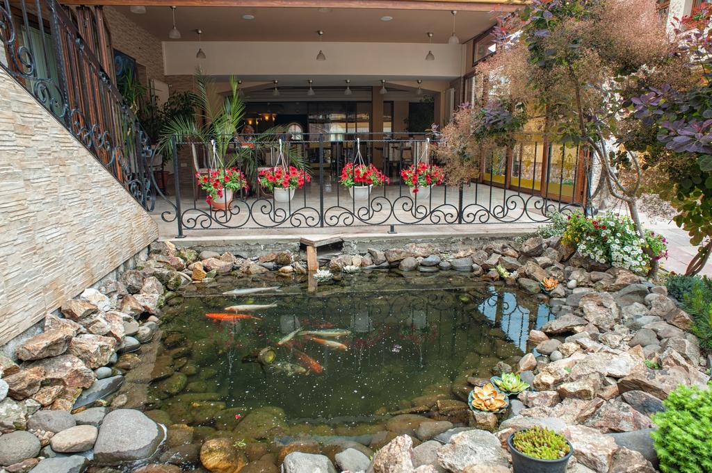 Pension La Fontana Baia Mare Exteriér fotografie