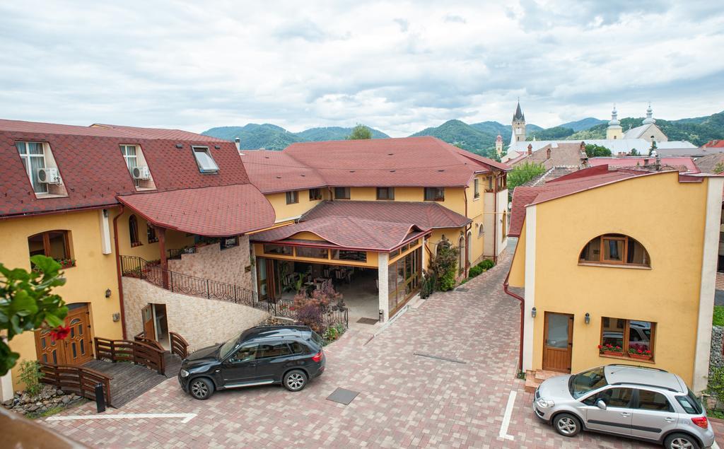 Pension La Fontana Baia Mare Exteriér fotografie