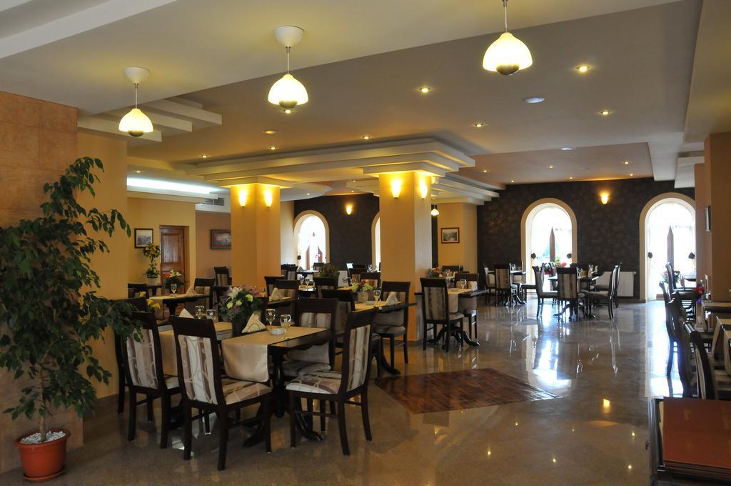 Pension La Fontana Baia Mare Exteriér fotografie