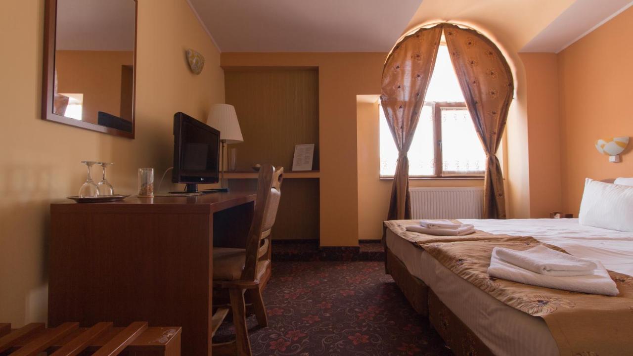 Pension La Fontana Baia Mare Exteriér fotografie