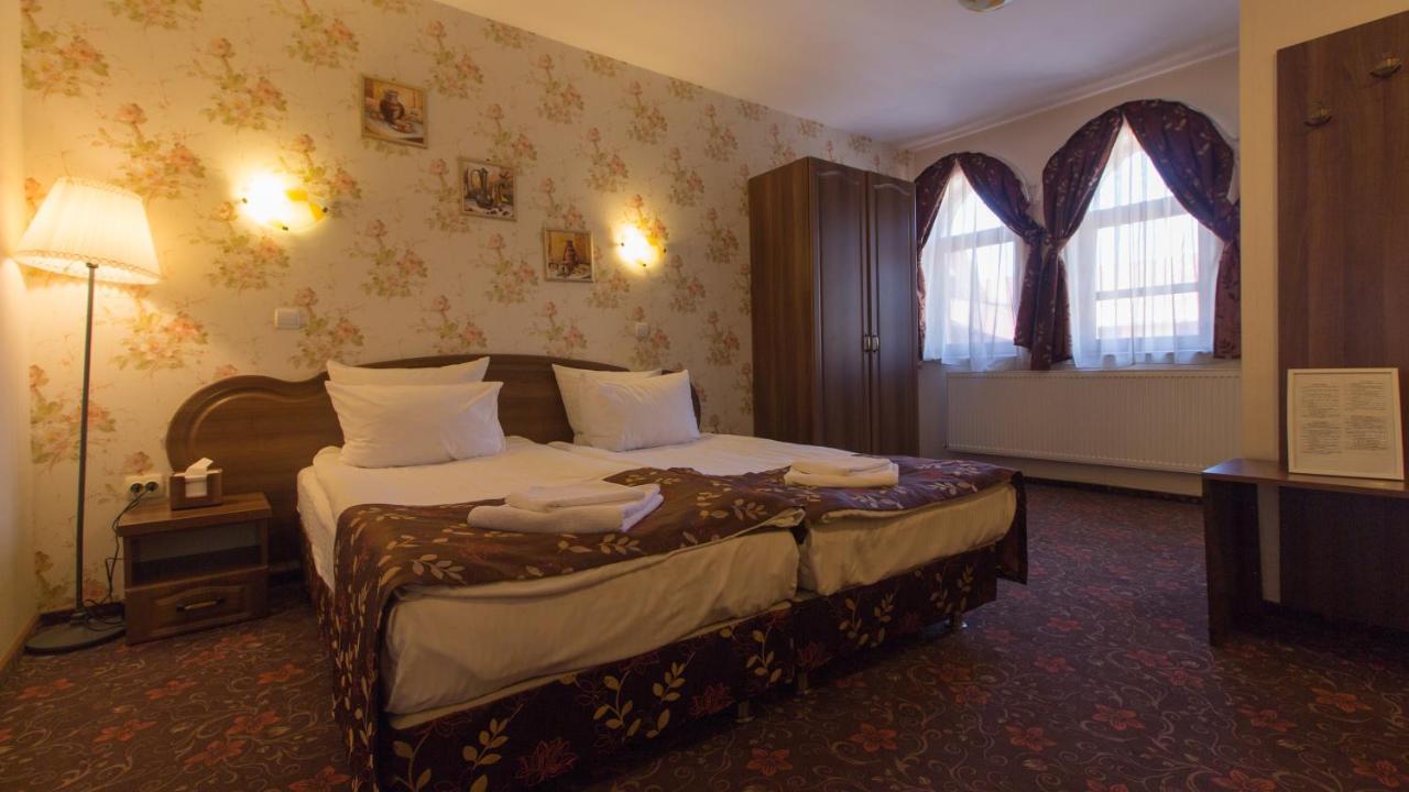 Pension La Fontana Baia Mare Exteriér fotografie