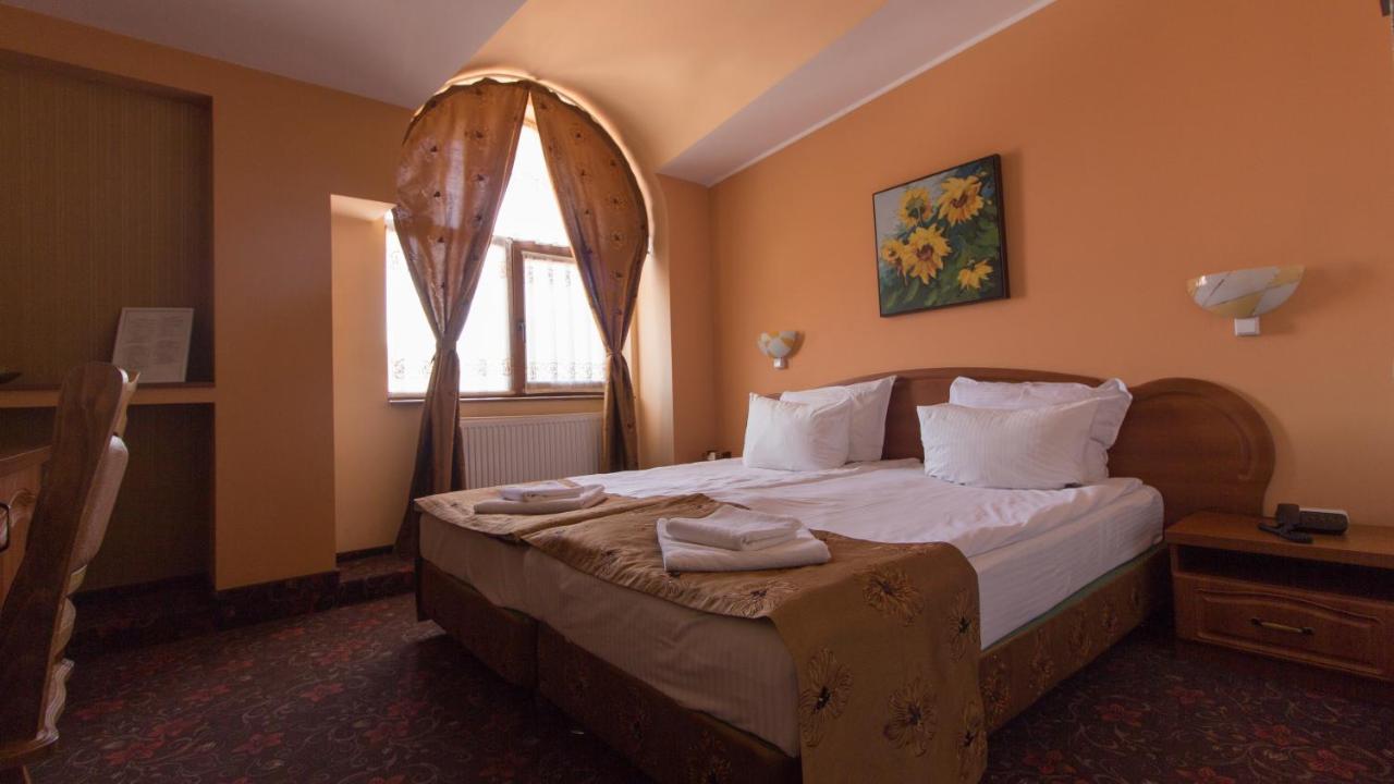 Pension La Fontana Baia Mare Exteriér fotografie