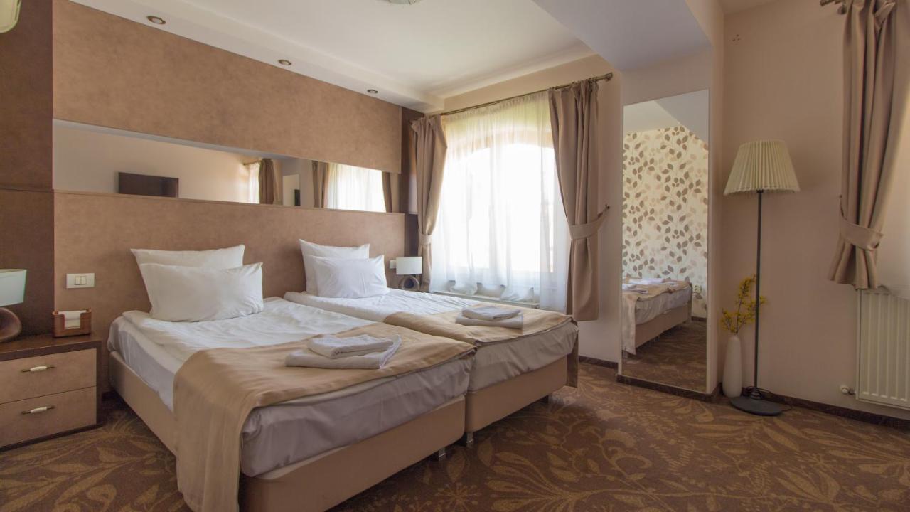 Pension La Fontana Baia Mare Exteriér fotografie