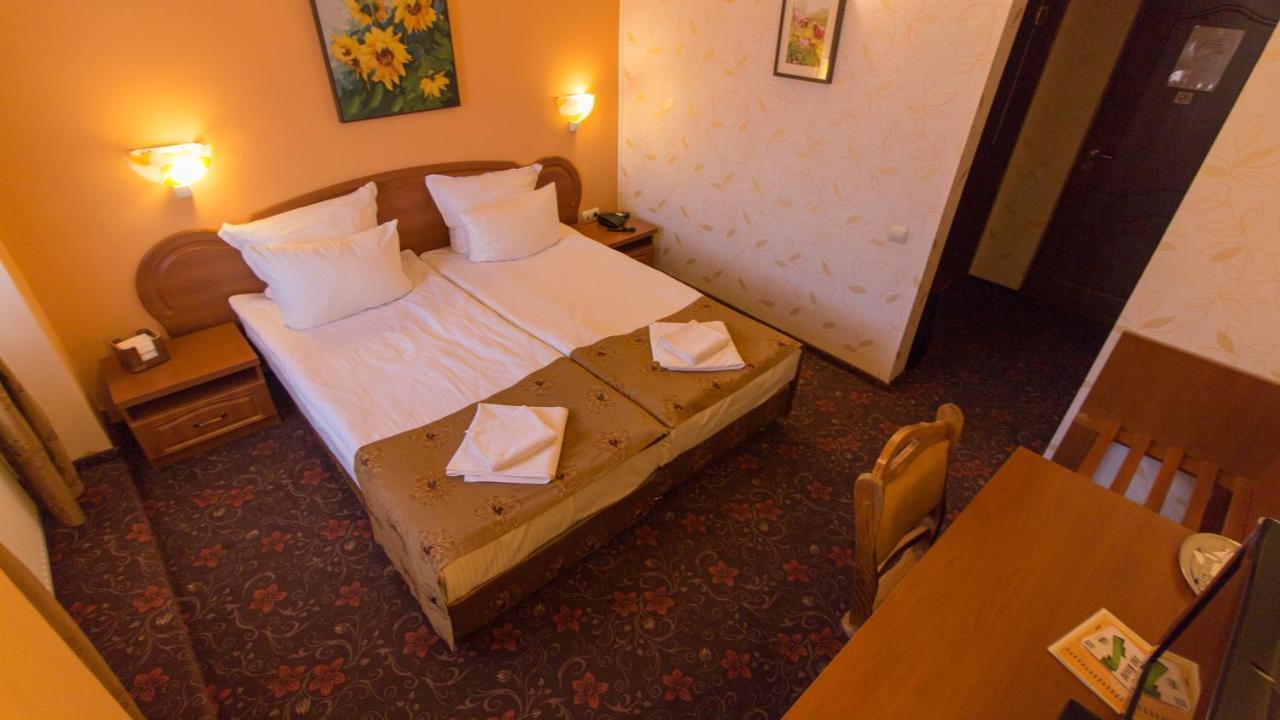 Pension La Fontana Baia Mare Exteriér fotografie